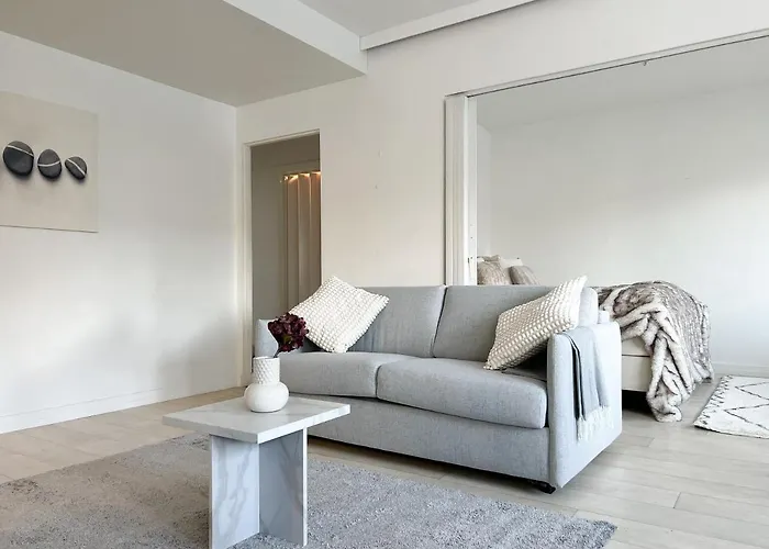 Aurora Central Suite III